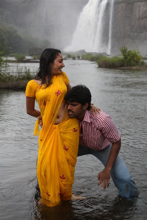 saree aunty romance